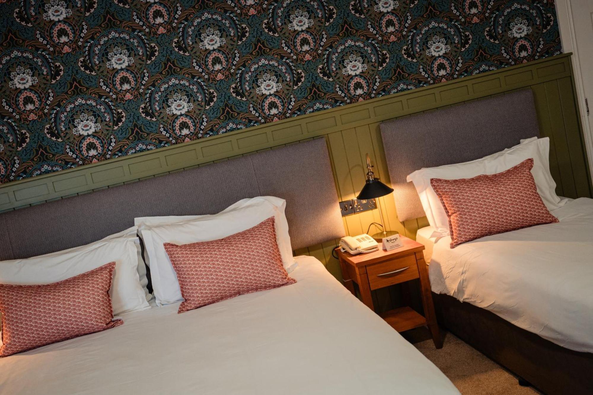 Mcgrory'S Hotel Culdaff Buitenkant foto