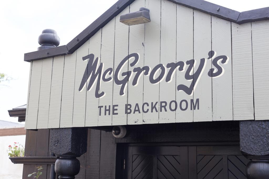 Mcgrory'S Hotel Culdaff Buitenkant foto
